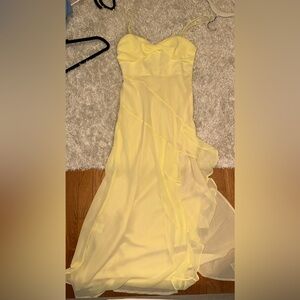 Selfie Leslie JAYNA RUFFLE TRIM SPLIT DRESS YELLOW